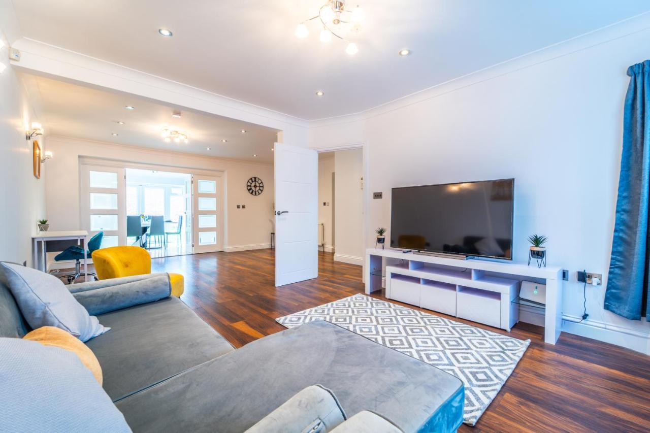 Modern Spacious 4 Bed Hayes Home With Free Parking Exterior photo