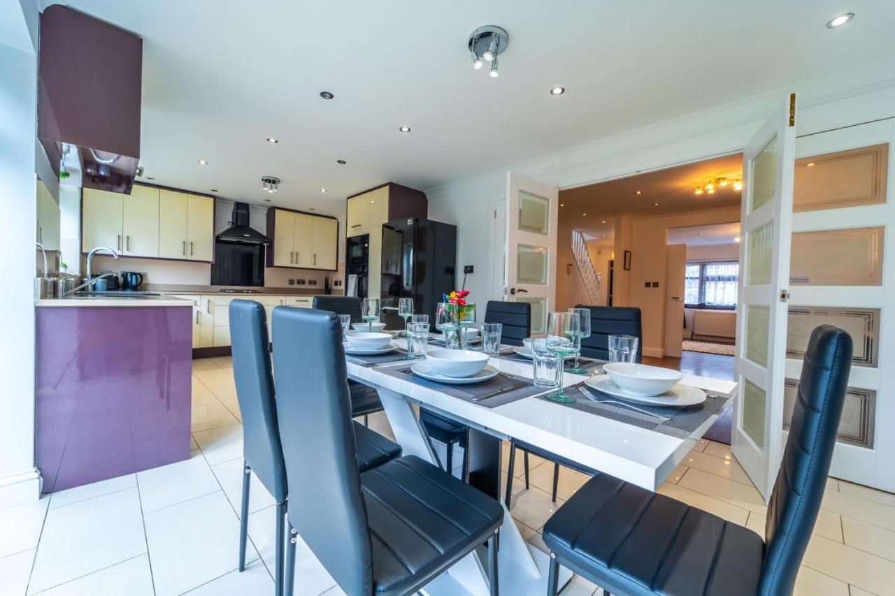 Modern Spacious 4 Bed Hayes Home With Free Parking Exterior photo