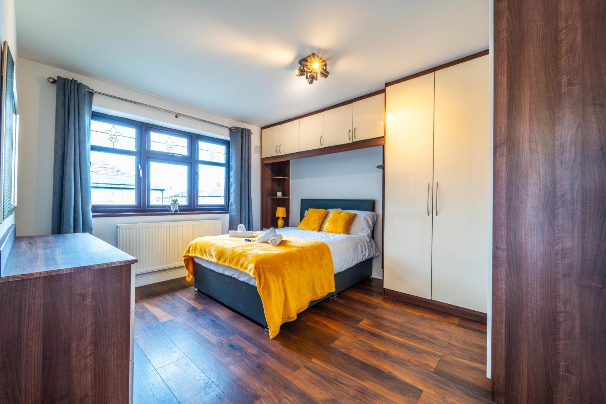 Modern Spacious 4 Bed Hayes Home With Free Parking Exterior photo